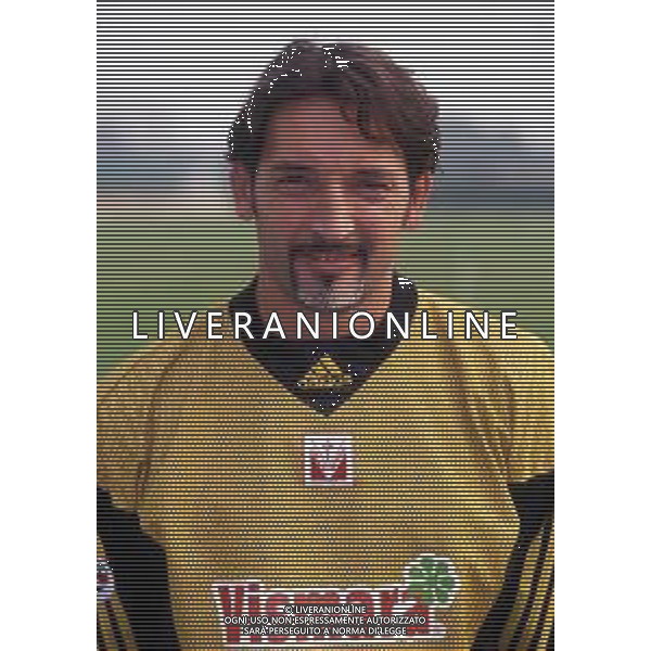 RETROSPETTIVA GIUSEPPE GATTA CALCIATORE NELLA FOTO GIUSEPPE GATTA CON LA MAGLIA DEL MONZA CALCIO AG ALDO LIVERANI SAS