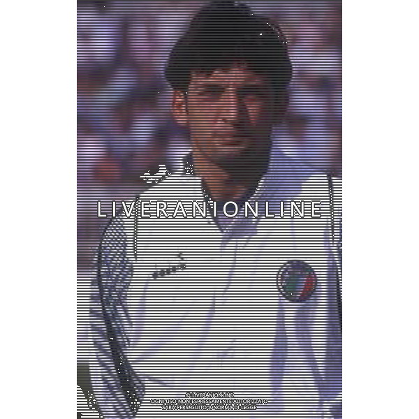 RETROSPETTIVA GIUSEPPE GATTA CALCIATORE NELLA FOTO GIUSEPPE GATTA CON LA MAGLIA DELLA NAZIONALE ITALIANA UNDER 21 AG ALDO LIVERANI SAS
