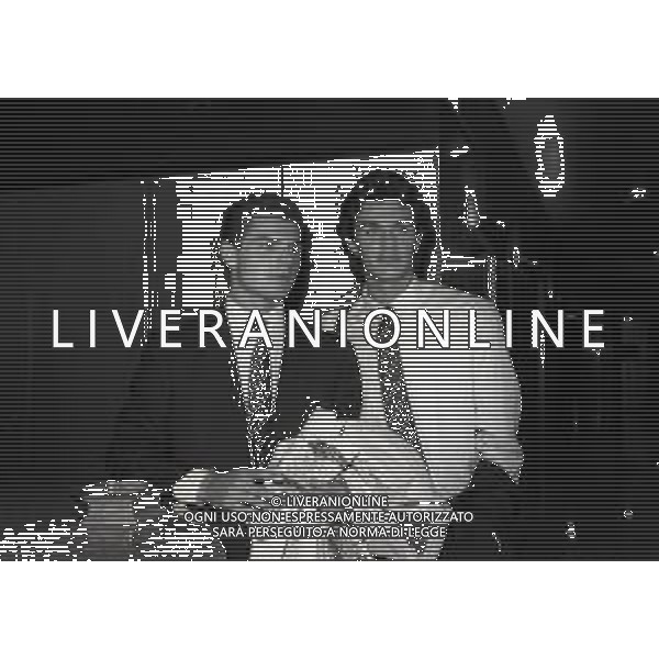 RETROSPETTIVA MASSIMO BRAMBATI CALCIATORE NELLA FOTO MASSIMO BRAMBATI CON PAOLO MALDINI IN RADUNO CON UNDER 21 ITALIA NELL\'ANNO 1987 AG ALDO LIVERANI SAS