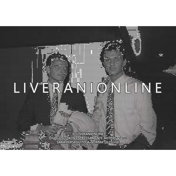RETROSPETTIVA MASSIMO BRAMBATI CALCIATORE NELLA FOTO MASSIMO BRAMBATI CON PAOLO MALDINI IN RADUNO CON UNDER 21 ITALIA NELL\'ANNO 1987 AG ALDO LIVERANI SAS