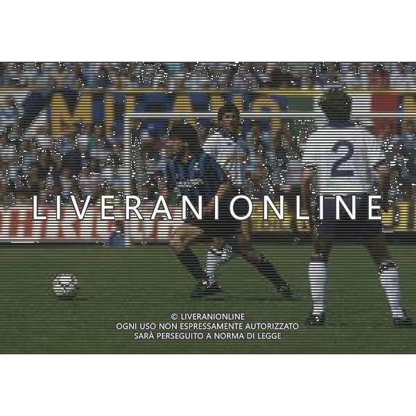 RETROSPETTIVA OLIVIERO GARLINI CALCIATORE NELLA FOTO OLIVIERO GARLINI CON LA MAGLIA DELL\' INTER CALCIO AG ALDO LIVERANI SAS 