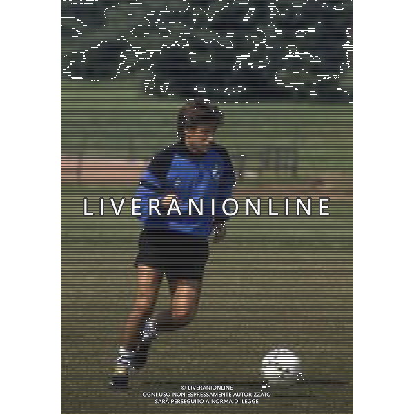 RETROSPETTIVA OLIVIERO GARLINI CALCIATORE NELLA FOTO OLIVIERO GARLINI CON LA MAGLIA DELL\' INTER CALCIO AG ALDO LIVERANI SAS 