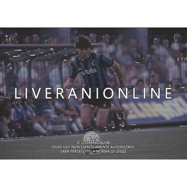 RETROSPETTIVA OLIVIERO GARLINI CALCIATORE NELLA FOTO OLIVIERO GARLINI CON LA MAGLIA DELL\' INTER CALCIO AG ALDO LIVERANI SAS 