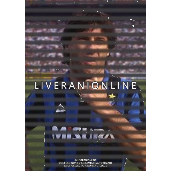 RETROSPETTIVA OLIVIERO GARLINI CALCIATORE NELLA FOTO OLIVIERO GARLINI CON LA MAGLIA DELL\' INTER CALCIO AG ALDO LIVERANI SAS 