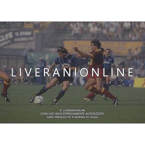 RETROSPETTIVA OLIVIERO GARLINI CALCIATORE NELLA FOTO OLIVIERO GARLINI CON LA MAGLIA DELL\' INTER CALCIO AG ALDO LIVERANI SAS 