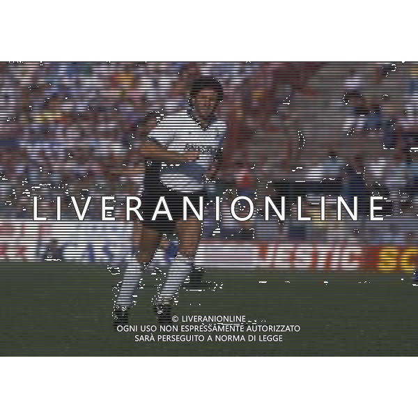 RETROSPETTIVA OLIVIERO GARLINI CALCIATORE NELLA FOTO OLIVIERO GARLINI CON LA MAGLIA DEL CESENA CALCIO AG ALDO LIVERANI SAS 