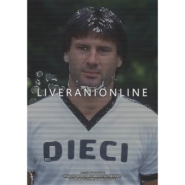 RETROSPETTIVA OLIVIERO GARLINI CALCIATORE NELLA FOTO OLIVIERO GARLINI CON LA MAGLIA DEL CESENA CALCIO AG ALDO LIVERANI SAS 