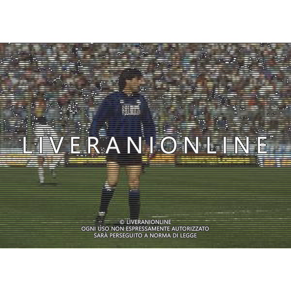 RETROSPETTIVA OLIVIERO GARLINI CALCIATORE NELLA FOTO OLIVIERO GARLINI CON LA MAGLIA DELL\'ATALANTA CALCIO AG ALDO LIVERANI SAS 