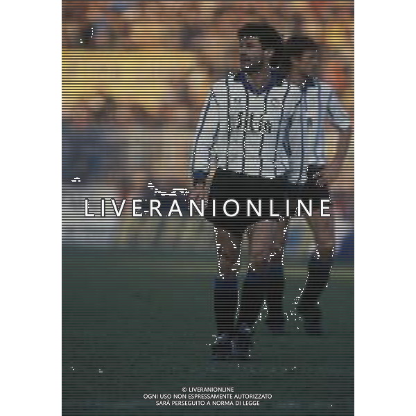 RETROSPETTIVA OLIVIERO GARLINI CALCIATORE NELLA FOTO OLIVIERO GARLINI CON LA MAGLIA DELL\'ATALANTA CALCIO AG ALDO LIVERANI SAS 