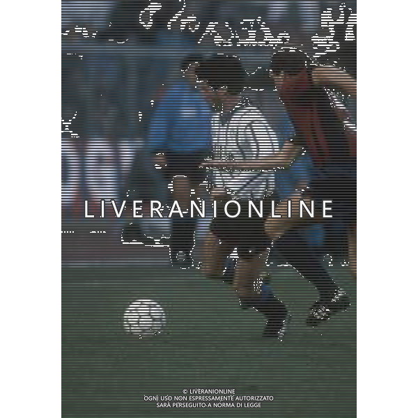 RETROSPETTIVA OLIVIERO GARLINI CALCIATORE NELLA FOTO OLIVIERO GARLINI CON LA MAGLIA DELL\'ATALANTA CALCIO AG ALDO LIVERANI SAS 