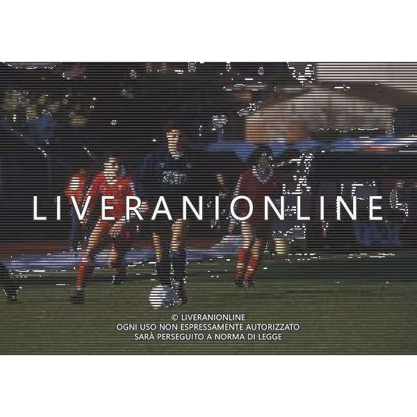 RETROSPETTIVA OLIVIERO GARLINI CALCIATORE NELLA FOTO OLIVIERO GARLINI CON LA MAGLIA DELL\'ATALANTA CALCIO AG ALDO LIVERANI SAS 