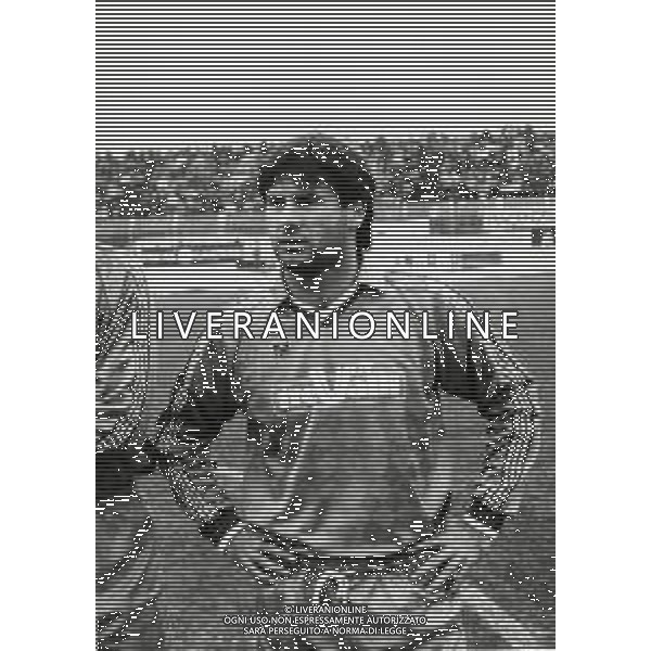 RETROSPETTIVA OLIVIERO GARLINI CALCIATORE NELLA FOTO OLIVIERO GARLINI CON LA MAGLIA DELL\'ANCONA CALCIO AG ALDO LIVERANI SAS