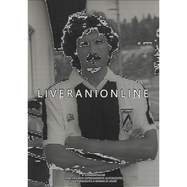 RETROSPETTIVA DINO GALPAROLI CALCIATORE NELLA FOTO DINO GALPAROLI CON LA MAGLIA DELL\' UDINESE CALCIO NELL\'ANNO 1982-1983 AG ALDO LIVERANI SAS