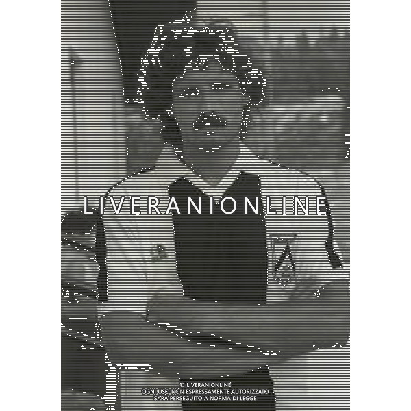 RETROSPETTIVA DINO GALPAROLI CALCIATORE NELLA FOTO DINO GALPAROLI CON LA MAGLIA DELL\' UDINESE CALCIO NELL\'ANNO 1982-1983 AG ALDO LIVERANI SAS