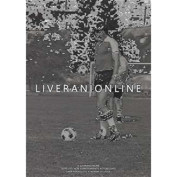 RETROSPETTIVA ENZO FERRARI ALLENATORE CALCIO NELLA FOTO ENZO FERRARI ALLENATORE UDINESE CALCIO NELL\'ANNO 1982-1983 AG ALDOLIVERANI SAS
