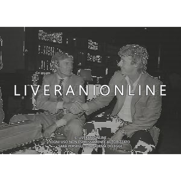 RETROSPETTIVA FRANCESCO MORINI DIRIGENTE JUVENTUS CALCIO E EX CALCIATORE NELLA FOTO FRANCESCO MORINI AL CALCIO MERCATO A MILANO NELL\'ANNO 1982-1983 CON EMILIANO MASCETTI DIRETTORE SPORTIVO VERONA CALCIO AG ALDOLIVERANI SAS