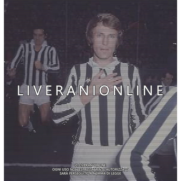 ARCHIVIO Francesco Morini (San Giuliano Terme, 12 agosto 1944)  un ex calciatore italiano che giocava nel ruolo di difensore. Esord“ nella Sampdoria e pass˜ nel 1969 alla Juventus per poi andare a chiudere la carriera in Canada, con i Toronto Blizzard; collezion˜ 377 partite in Serie A, e caso singolare senza segnare alcun gol, l\'unico che aveva effettivamente realizzato, gli fu annullato. Con la maglia bianconera della Juventus vinse ben cinque scudetti, la Coppa Italia del 1978-79, la Coppa Uefa del 1977. Esord“ in nazionale nel 1973 e prese parte ai mondiali del 1974, per un totale di 11 partite in maglia azzurra. NELLA FOTO:Francesco Morini PH.ARCHIVIO AGENZIA ALDO LIVERANI SAS