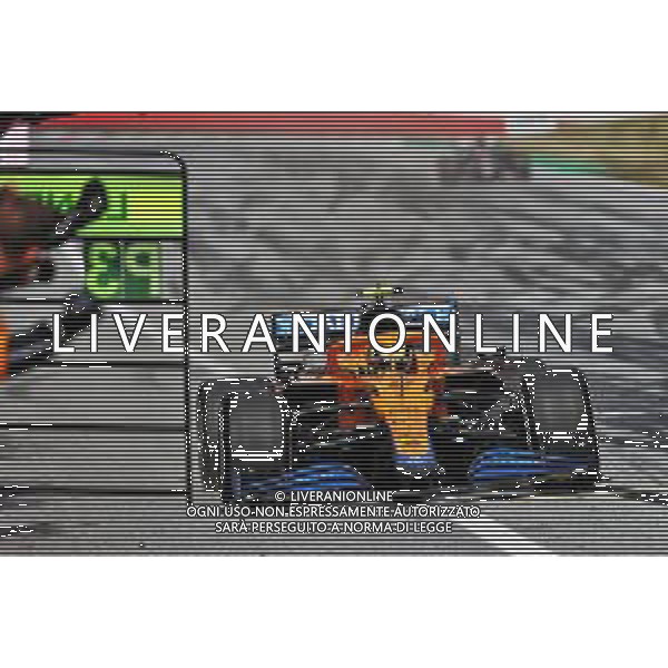 Third placed Lando Norris (GBR) McLaren MCL35M passes his team at the end of the race. 04.07.2021. Formula 1 World Championship, Rd 9, Austrian Grand Prix, Spielberg, Austria, Race Day. - www.xpbimages.com, EMail: requests@xpbimages.com © Copyright: Moy / XPB Images/AGENZIA ALDO LIVERANI SAS - ITALY ONLY -EDITORIAL USE ONLY
