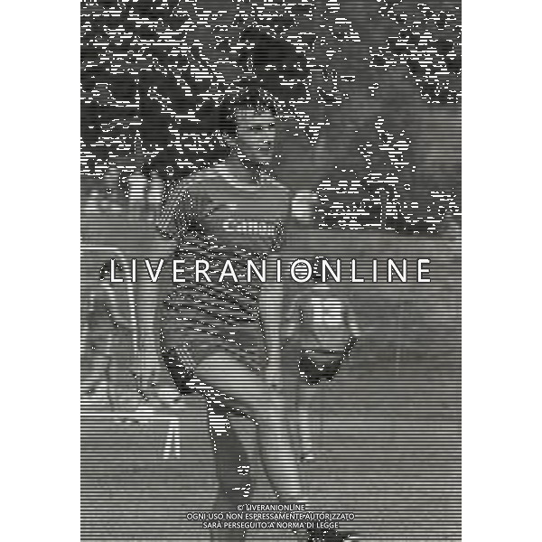 RETROSPETTIVA WLADISLAW ZMUDA CALCIATORE NELLA FOTO WLADISLAW ZMUDA CON LA MAGLIA DEL VERONA CALCIO NELL\'ANNO 1983-1984 AG ALDOLIVERANI SAS
