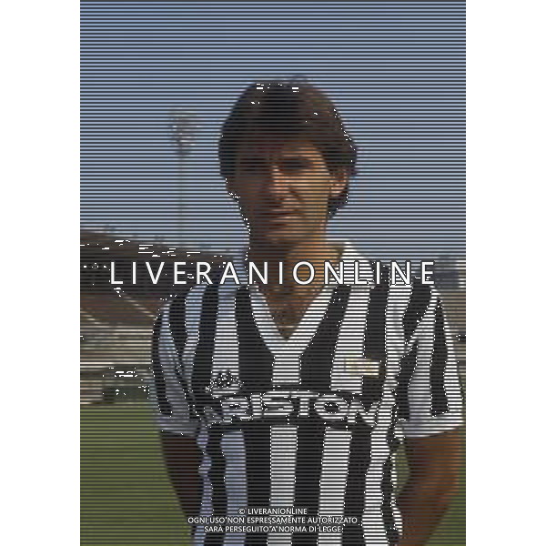 RETROSPETTIVA MASSIMO BRIASCHI CALCIATORE NELLA FOTO MASSIMO BRIASCHI CON LA MAGLIA DELLA JUVENTUS AG ALDO LIVERANI SAS