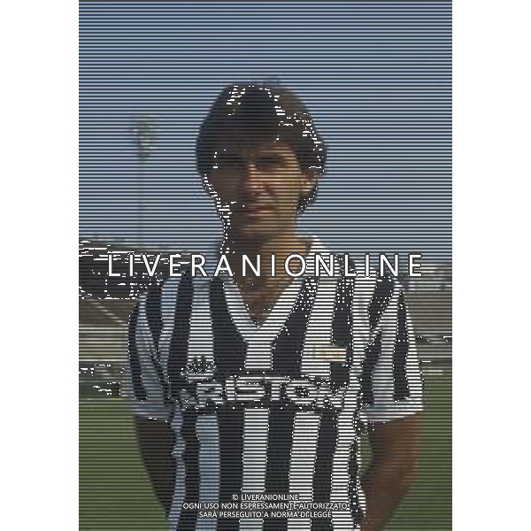RETROSPETTIVA MASSIMO BRIASCHI CALCIATORE NELLA FOTO MASSIMO BRIASCHI CON LA MAGLIA DELLA JUVENTUS AG ALDO LIVERANI SAS