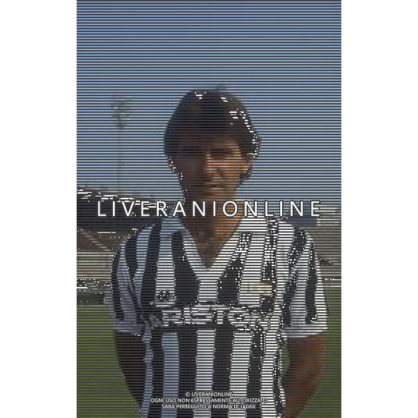 RETROSPETTIVA MASSIMO BRIASCHI CALCIATORE NELLA FOTO MASSIMO BRIASCHI CON LA MAGLIA DELLA JUVENTUS AG ALDO LIVERANI SAS