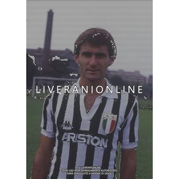 RETROSPETTIVA MASSIMO BRIASCHI CALCIATORE NELLA FOTO MASSIMO BRIASCHI CON LA MAGLIA DELLA JUVENTUS AG ALDO LIVERANI SAS