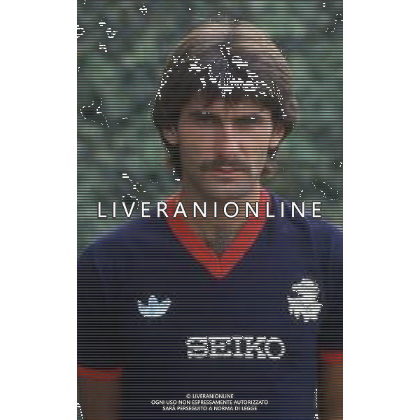 RETROSPETTIVA MASSIMO BRIASCHI CALCIATORE NELLA FOTO MASSIMO BRIASCHI CON LA MAGLIA DEL GENOA CALCIO AG ALDO LIVERANI SAS