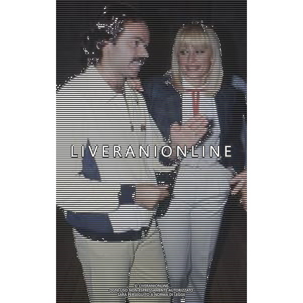 RAFFAELLA CARRA\' CANTANTE E ATTRICE - RETROSPETTIVA NELLA FOTO CON IL COMPAGNO SERGIO JAPINO NEL 1983 ©ARCHIVIO GIOVANNI LIVERANI /AG. ALDO LIVERANI SAS