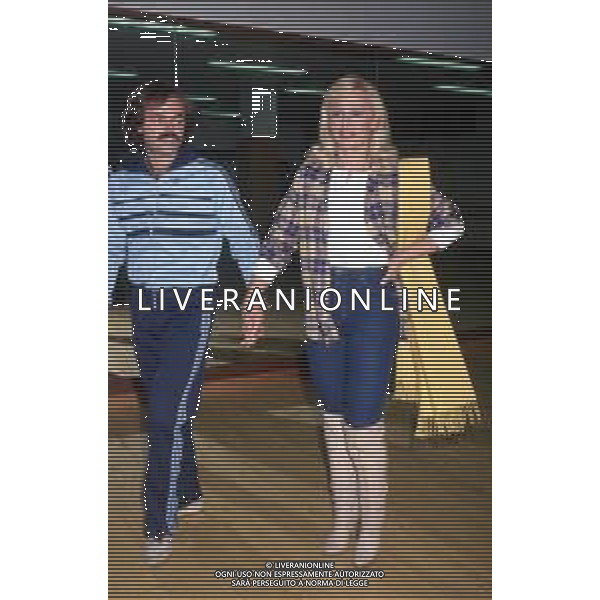 RAFFAELLA CARRA\' CANTANTE E ATTRICE - RETROSPETTIVA NELLA FOTO CON IL COMPAGNO SERGIO JAPINO NEL 1985 ©ARCHIVIO GIOVANNI LIVERANI /AG. ALDO LIVERANI SAS