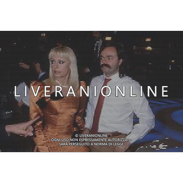 RAFFAELLA CARRA\' CANTANTE E ATTRICE - RETROSPETTIVA NELLA FOTO CON IL COMPAGNO SERGIO JAPINO NEL 1988 ©ARCHIVIO GIOVANNI LIVERANI /AG. ALDO LIVERANI SAS