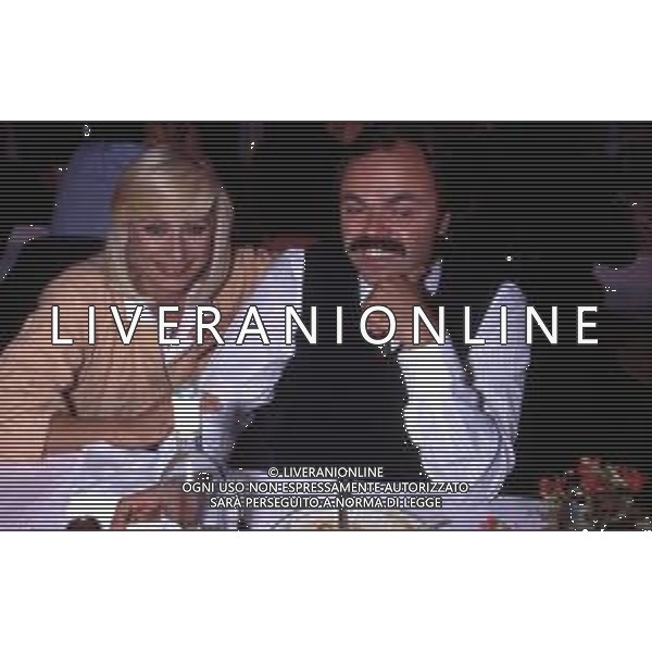 RAFFAELLA CARRA\' CANTANTE E ATTRICE - RETROSPETTIVA NELLA FOTO CON IL COMPAGNO SERGIO JAPINO NEL 1990 ©ARCHIVIO GIOVANNI LIVERANI /AG. ALDO LIVERANI SAS