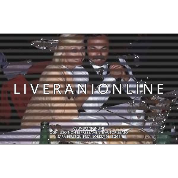 RAFFAELLA CARRA\' CANTANTE E ATTRICE - RETROSPETTIVA NELLA FOTO CON IL COMPAGNO SERGIO JAPINO NEL 1990 ©ARCHIVIO GIOVANNI LIVERANI /AG. ALDO LIVERANI SAS