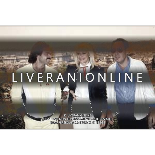 RAFFAELLA CARRA\' CANTANTE E ATTRICE - RETROSPETTIVA NELLA FOTO CON IL COMPAGNO SERGIO JAPINO e GIANNI BONCOMPAGNI NEL 1983 ©ARCHIVIO GIOVANNI LIVERANI /AG. ALDO LIVERANI SAS