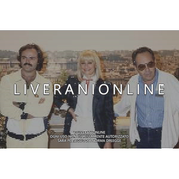 RAFFAELLA CARRA\' CANTANTE E ATTRICE - RETROSPETTIVA NELLA FOTO CON IL COMPAGNO SERGIO JAPINO e GIANNI BONCOMPAGNI NEL 1983 ©ARCHIVIO GIOVANNI LIVERANI /AG. ALDO LIVERANI SAS