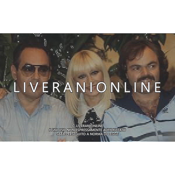 RAFFAELLA CARRA\' CANTANTE E ATTRICE - RETROSPETTIVA NELLA FOTO CON IL COMPAGNO SERGIO JAPINO e GIANNI BONCOMPAGNI NEL 1983 ©ARCHIVIO GIOVANNI LIVERANI /AG. ALDO LIVERANI SAS
