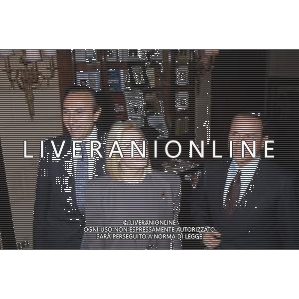 RAFFAELLA CARRA\' CANTANTE E ATTRICE - RETROSPETTIVA NELLA FOTO CON SILVIO BERLUSCONI E PIPPO BAUDO NEL 1987 ©ARCHIVIO GIOVANNI LIVERANI /AG. ALDO LIVERANI SAS