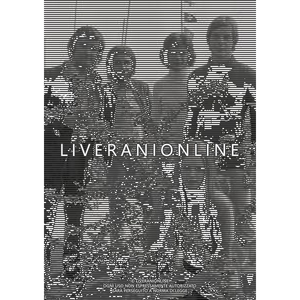 RETROSPETTIVA I GATTI DI VICOLO MIRACOLI NELLA FOTO I GATTI DI VICOLO MIRACOLI GIANANDREA GAZZOLA-SPRAY MALLABY-UMBERTO SMAILA-NINI SALERNO E FRANCO OPPINI A VENEZIA NELL\'ANNO 1971 AG ALDO LIVERANI SAS