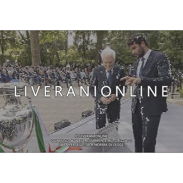 Il Presidente della Repubblica, Sergio Mattarella, ha ricevuto al Quirinale la Nazionale italiana di Calcio vincitrice degli Europei UEFA Euro 2020 e il tennista Matteo Berrettini, finalista al Torneo di Wimbledon - Roma 12.07.2021 ©Ufficio per la Stampa e la Comunicazione della Presidenza della Repubblica/AGENZIA ALDO LIVERANI SAS