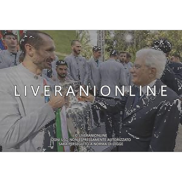 Il Presidente della Repubblica, Sergio Mattarella, ha ricevuto al Quirinale la Nazionale italiana di Calcio vincitrice degli Europei UEFA Euro 2020 e il tennista Matteo Berrettini, finalista al Torneo di Wimbledon - Roma 12.07.2021 Nella foto giorgio Chiellini con la coppa ©Ufficio per la Stampa e la Comunicazione della Presidenza della Repubblica/AGENZIA ALDO LIVERANI SAS