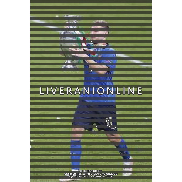 Finale del Campionato Europeo UEFA EURO 2020 ITALIA - INGHILTERRA del 11/07/2021 - nella foto: Immobile Ciro(Italia) con il trofeo ©Claudio Zamagni/Agenzia Aldo Liverani s.a.s. Immobile Ciro(Italia) with trophy during European UEFA Championship - UEFA Euro 2020 final soccer match between Italy and England at Wembley Stadium in London on July 11 2021 photo credit by Claudio Zamagni/Aldo Liverani Photo Agency