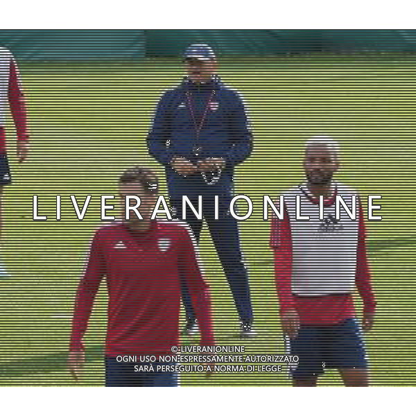 CAGLIARI CALCIO IN RITIRO ESTIVO PRECAMPIONATO 2021/2022 A PEJO 15.07.2021 - ALLENAMENTO NELLA FOTO L\'ALLENATORE LEONARDO SEMPLICI CON JOAO PEDRO ©MOSCA/AGENZIA ALDO LIVERANI SAS