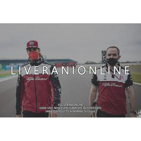 Antonio Giovinazzi (ITA) Alfa Romeo Racing walks the circuit with the team. 15.07.2021. Formula 1 World Championship, Rd 10, British Grand Prix, Silverstone, England, Preparation Day. - www.xpbimages.com, EMail: requests@xpbimages.com © Copyright: Bearne / XPB Images/AGENZIA ALDO LIVERANI SAS - ITALY ONLY EDITORIAL USE ONLY