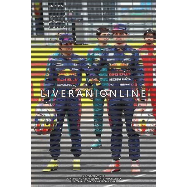 (L to R): Sergio Perez (MEX) Red Bull Racing and team mate Max Verstappen (NLD) Red Bull Racing - 2022 Car Launch. 15.07.2021. Formula 1 World Championship, Rd 10, British Grand Prix, Silverstone, England, Preparation Day. - www.xpbimages.com, EMail: requests@xpbimages.com © Copyright: Davenport / XPB Images/AGENZIA ALDO LIVERANI SAS - ITALY ONLY EDITORIAL USE ONLY