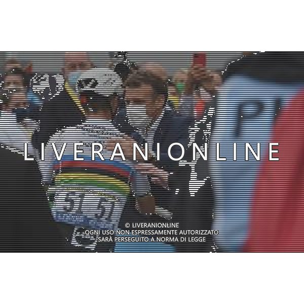 15-07-2021 Tour De France; Tappa 18 Pau - Luz Ardiden; 2021, Deceuninck - Quick Step; Alaphilippe, Julian; Macron, Emmanuel; Luz Ardiden; ©SIROTTI/AGENZIA ALDO LIVERANI SAS