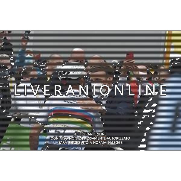 15-07-2021 Tour De France; Tappa 18 Pau - Luz Ardiden; 2021, Deceuninck - Quick Step; Alaphilippe, Julian; Macron, Emmanuel; Luz Ardiden; ©SIROTTI/AGENZIA ALDO LIVERANI SAS