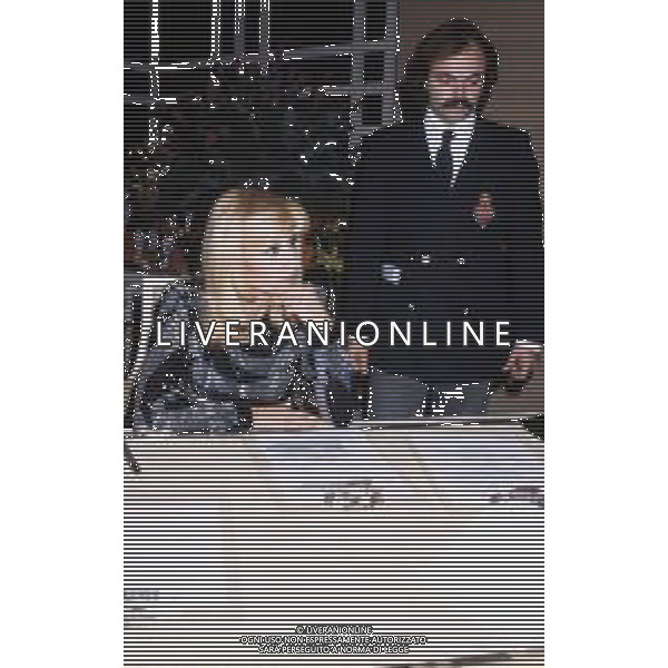 RAFFAELLA CARRA\' CANTANTE E ATTRICE - RETROSPETTIVA NELLA FOTO CON IL COMPAGNO SERGIO JAPINO NEL 1986 ©ARCHIVIO GIOVANNI LIVERANI /AG. ALDO LIVERANI SAS