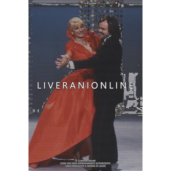 RAFFAELLA CARRA\' CANTANTE E ATTRICE - RETROSPETTIVA NELLA FOTO CON IL COMPAGNO SERGIO JAPINO ©ARCHIVIO GIOVANNI LIVERANI /AG. ALDO LIVERANI SAS