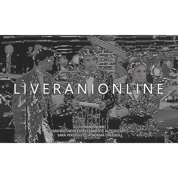 RETROSPETTIVA ALESSANDRO ALTOBELLI CALCIATORE NELLA FOTO ALESSANDRO ALTOBELLI CON EZIO GREGGIO GIANFRANCO D\'ANGELO NELL\'ANNO 1986 NELLA TRASMISSIONE TELEVISIVA“DRIVE IN“ AG ALDO LIVERANI SAS 