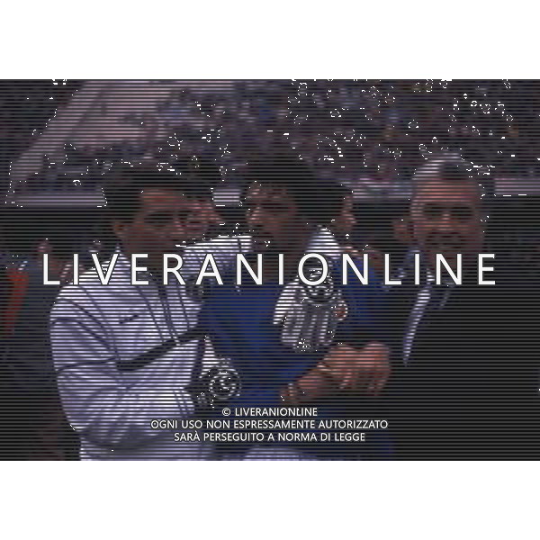 RETROSPETTIVA ALESSANDRO ALTOBELLI CALCIATORE NELLA FOTO ALESSANDRO ALTOBELLI CON LA MAGLIA DELLA NAZIONALE ITALIANA CON ROBERTO MANCINI AG ALDO LIVERANI SAS  